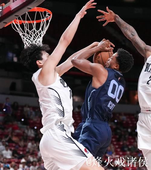 杨瀚森生涯首次先发 开拓者不敌灰熊 杨瀚森生涯首次先发 开拓者不敌灰熊